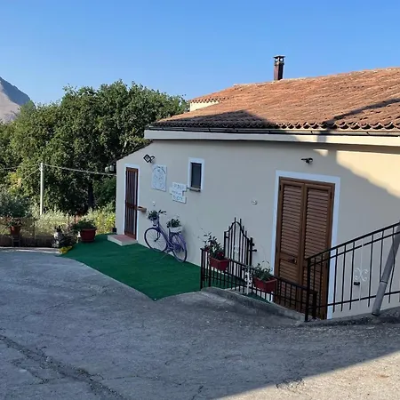 La Casa Di Carmela E Francesco 마라테아