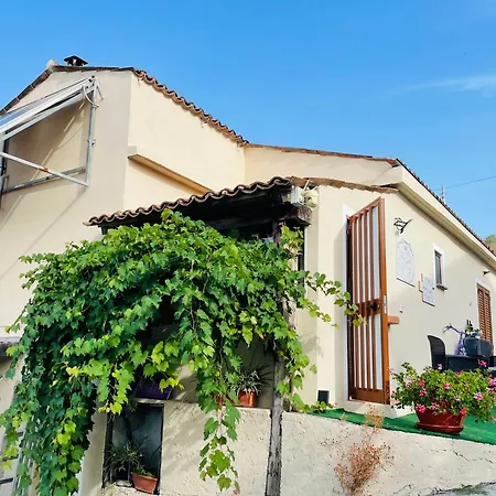 La Casa Di Carmela E Francesco 3* 마라테아